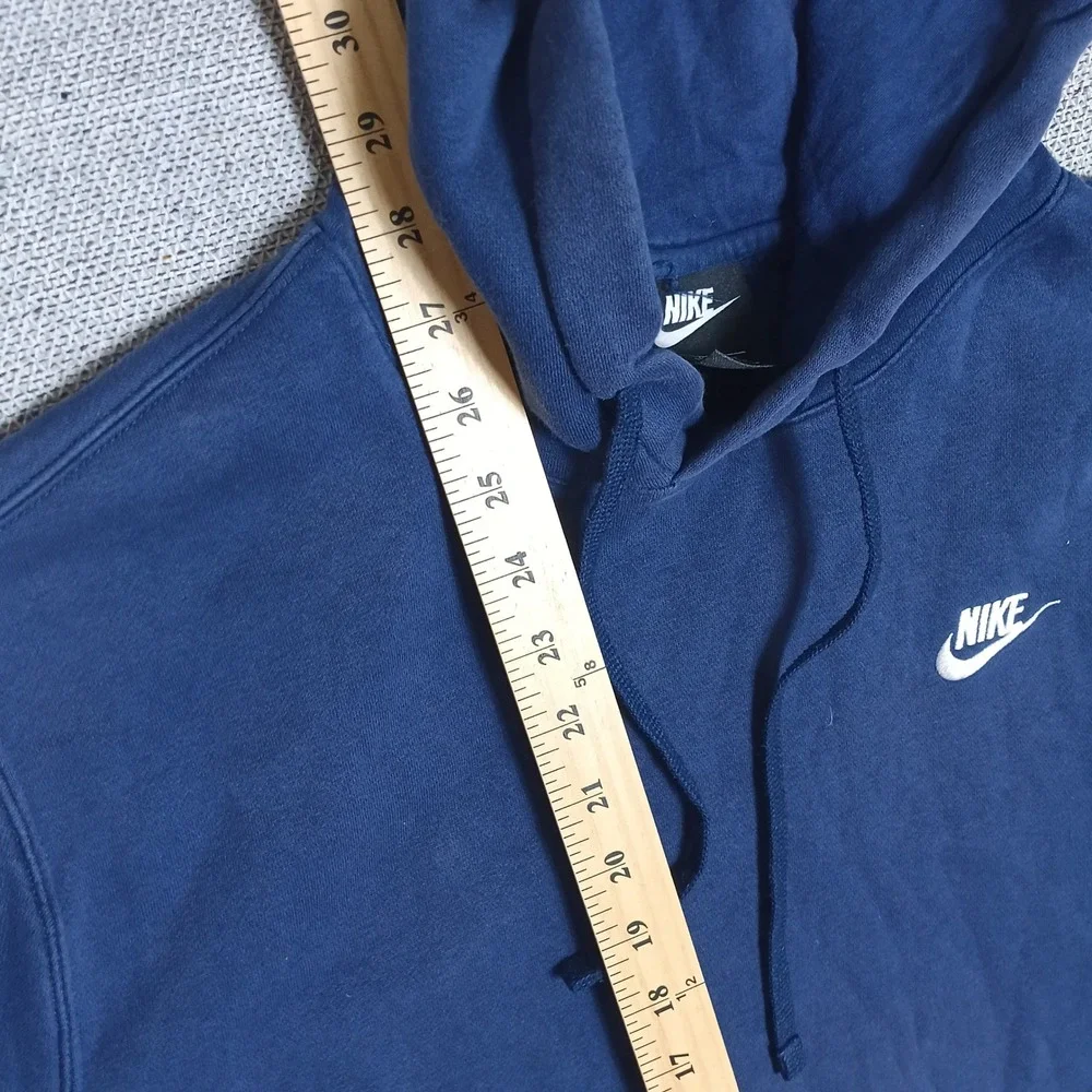 Nike sportswear club